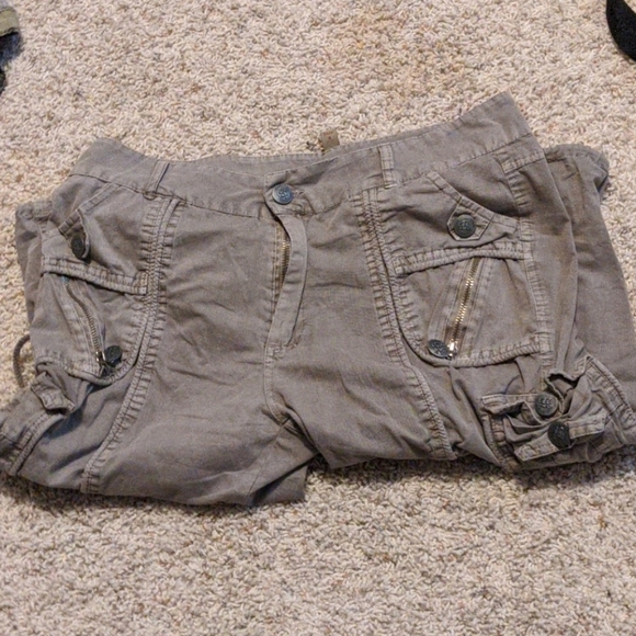 Capris - Picture 2 of 5